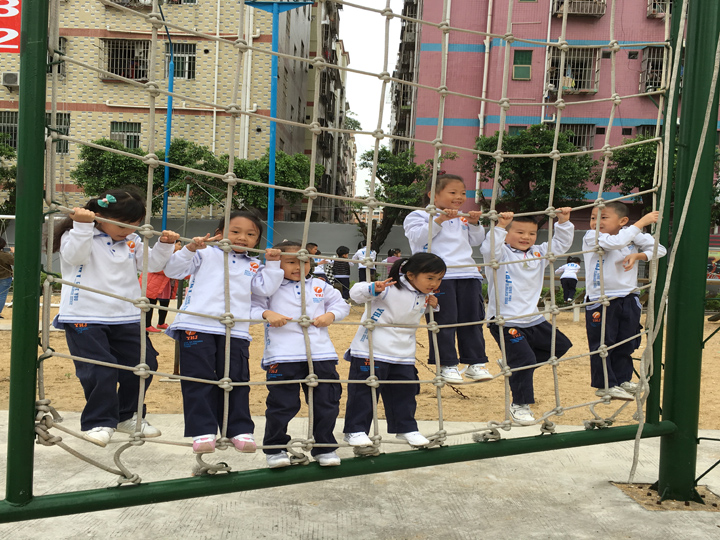 公明中英文学校OA、OB班到公明消防中队进行