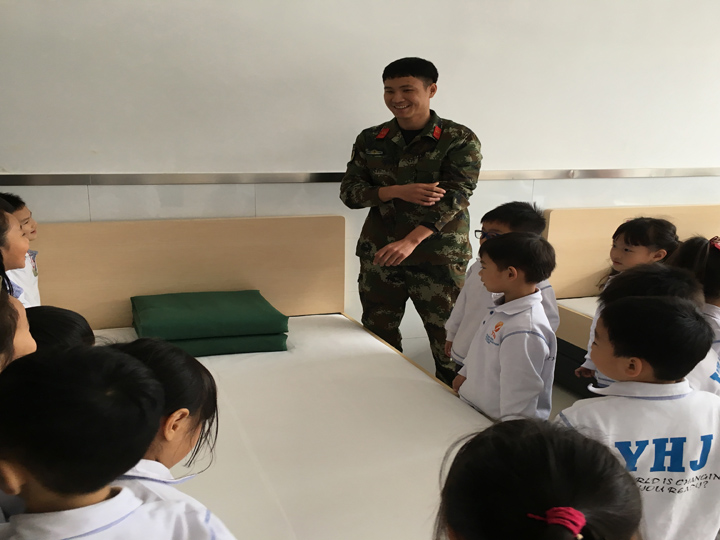 公明中英文学校OA、OB班到公明消防中队进行