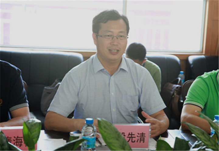 新区公共事业局教科研中心段先清主任