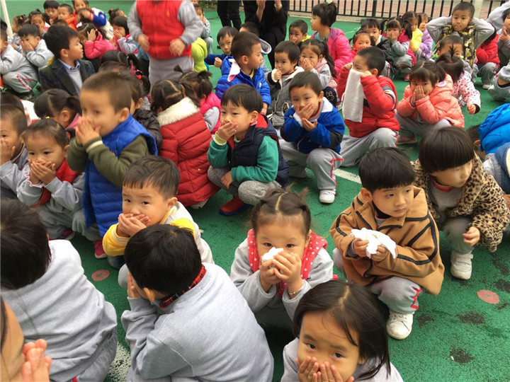 远恒佳日辉台幼儿园举行消防安全逃生演练