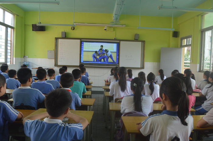 标尚学校：开学第一课 养成教育