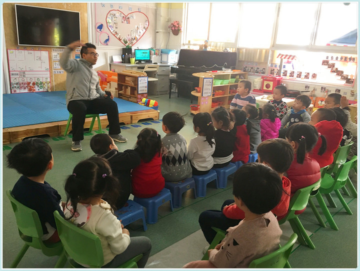 听爸爸讲故事 ——公明第二幼儿园阅读月系列活动报道