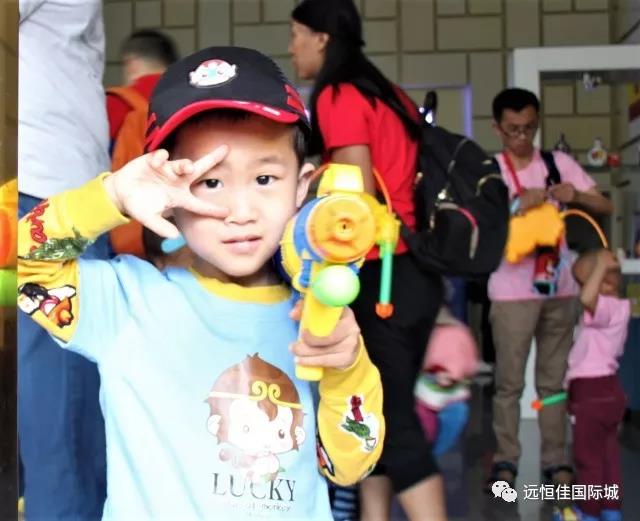 跟萌宝一起，共赴一场春天的约会
